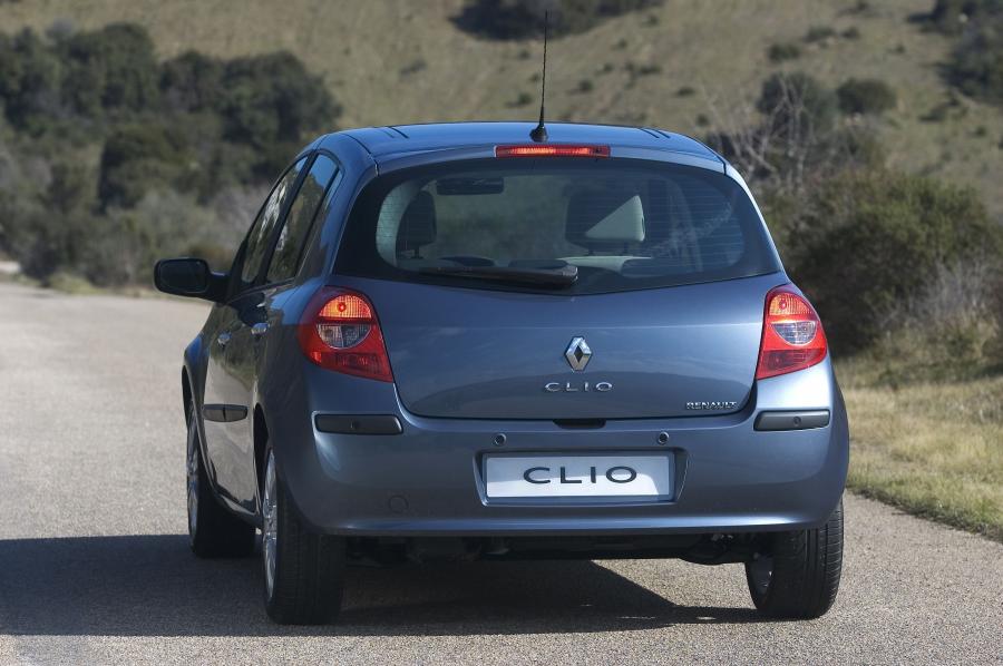  Renault Clio 2006 года  (фото 74 из 97)